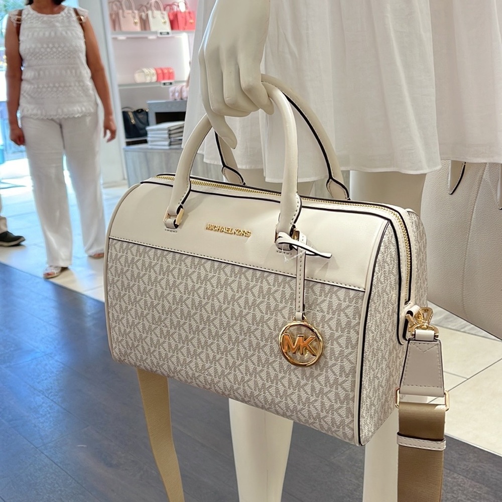 Michael Kors med Duffel Travel - Leather/Coated
35S2GTFU2B
Light Cream Multi - Picture 14 of 16